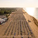 Flat Only 200mt From The Sea * بيبيوني