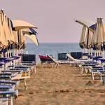 Flat Only 200mt From The Sea بيبيوني
